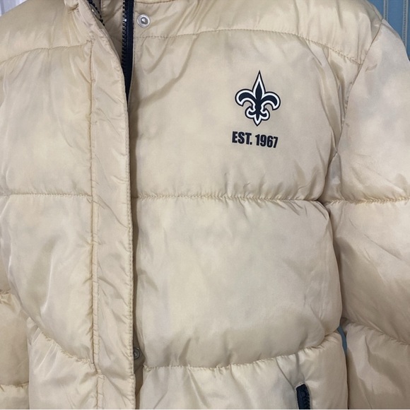 New Orleans Saints Erin Andrews Gold Puffer Jacket Women’s Medium Hooded NFL - Picture 4 of 9